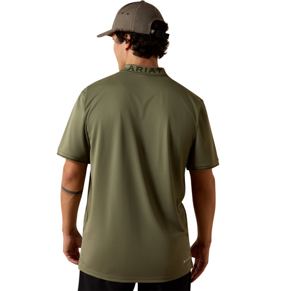 ARIAT LOGO FITTED DEEP LICHEN GREEN - MENS POLO  - 10073582