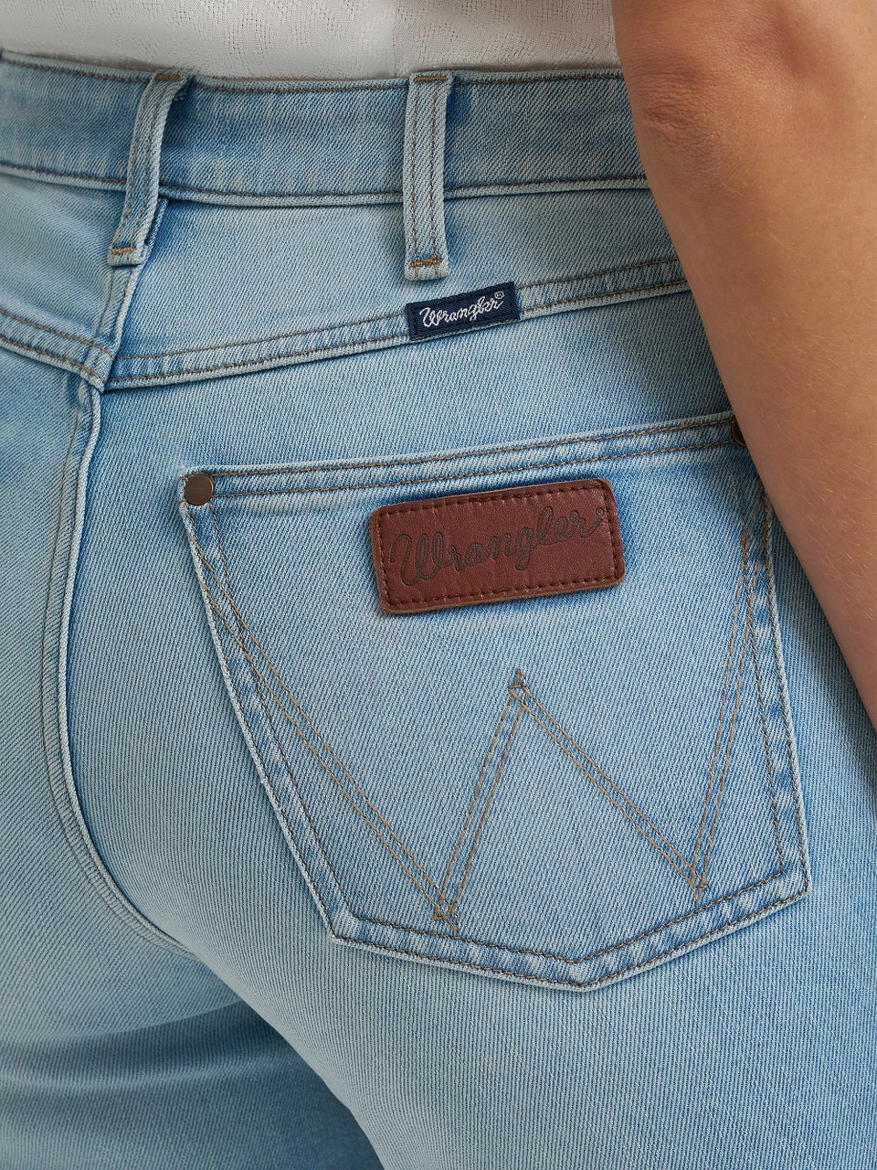 как выглядит Wrangler Bailey High Rise Aubrielle - Ladies Jeans - 112379374 фото