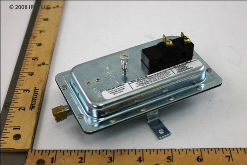 Aaon Differential Pressure Switch (P62520) - Pressure Switches 