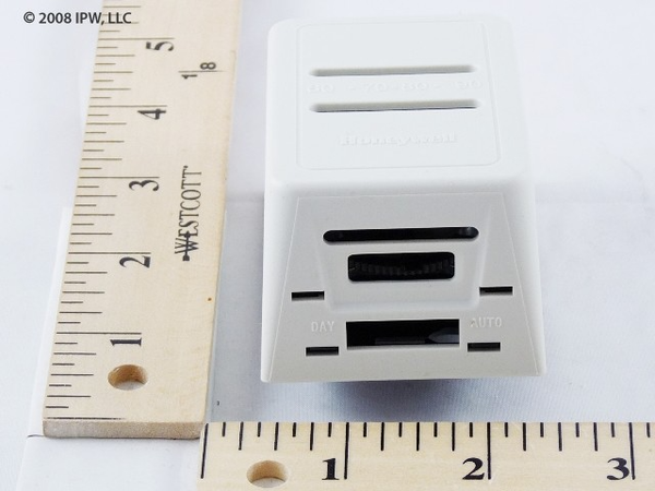 United Electric Pneumatic Thermostat (TP9600B1006) - Thermostats