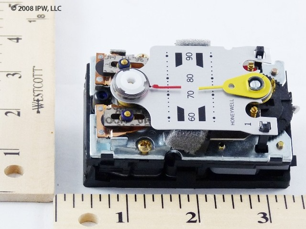 Honeywell Pneumatic Thermostat (TP971B2001) - Thermostats