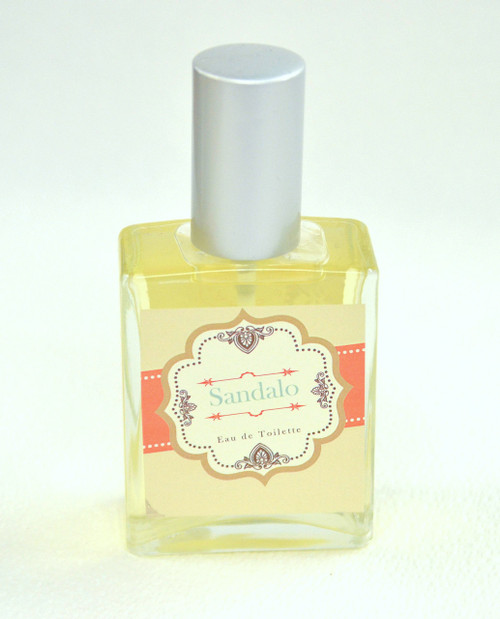 Golden sandelwood fused with musks and natural aromatics. Illuminated by a combination of Ginger and Olibanum.