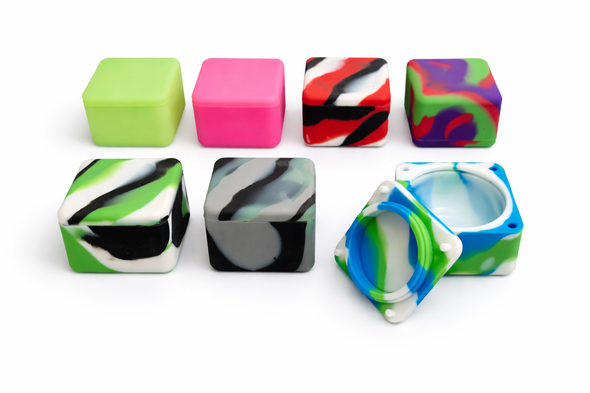 SQUARE SILICONE CONTAINER - MIXED COLORS