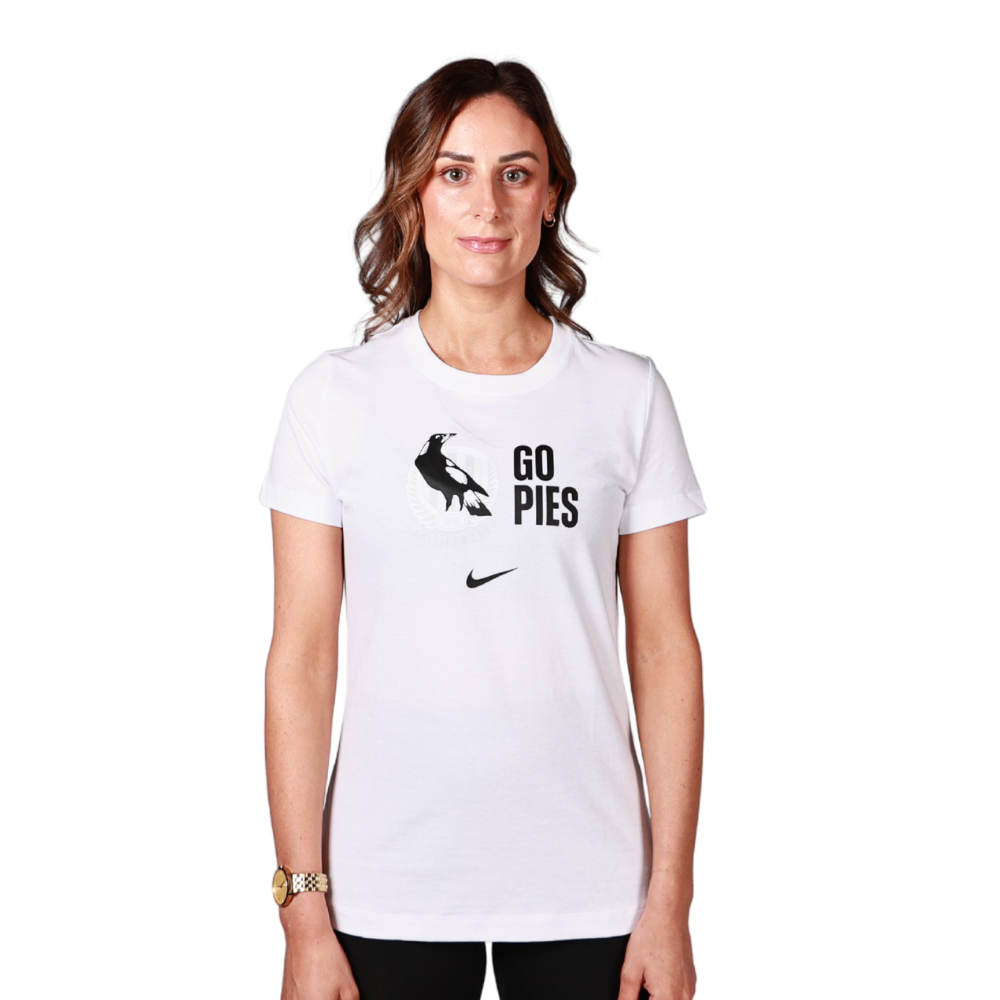 Collingwood 2025 Nike Womens White Graphic Tee | Official Collingwood FC Merchandise