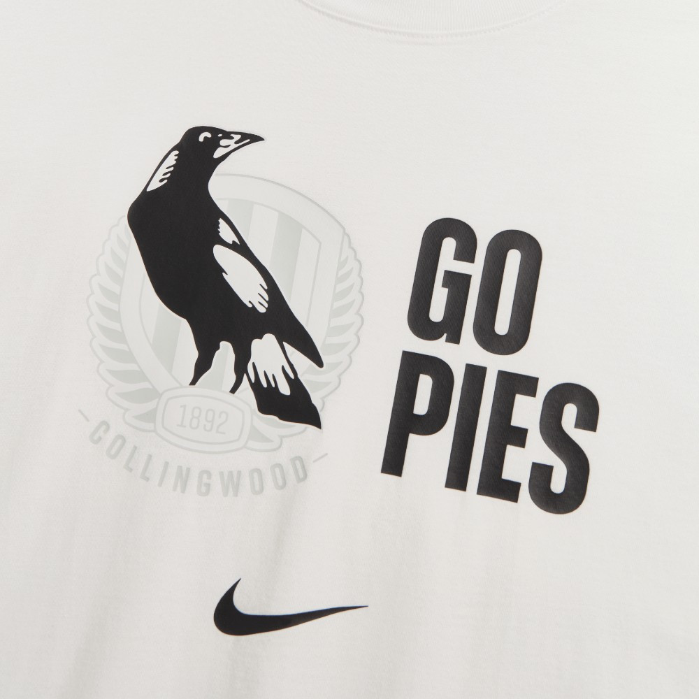 Collingwood 2025 Nike Mens White Graphic Tee | Official Collingwood FC Merchandise