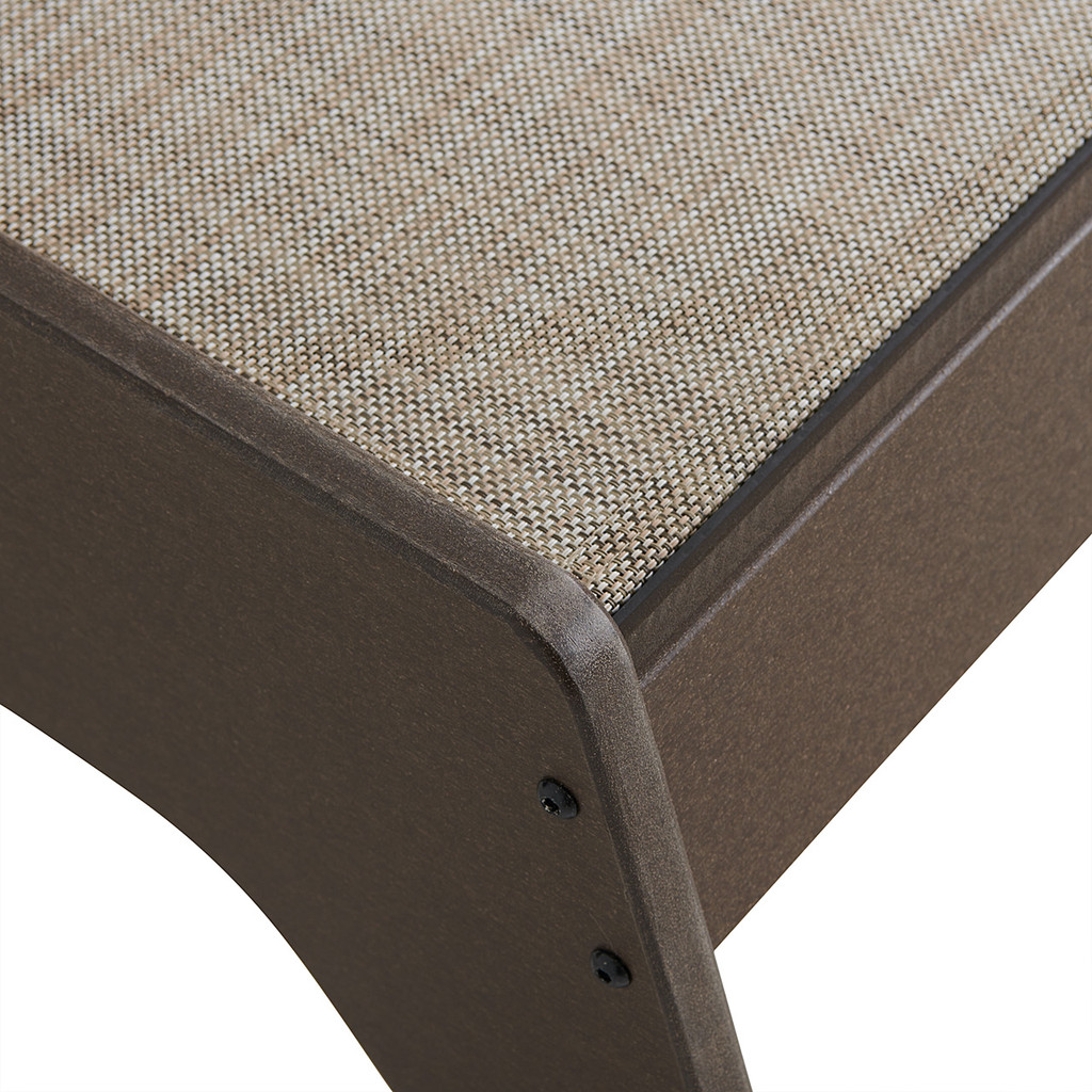 Close-up of the frame corner and texture