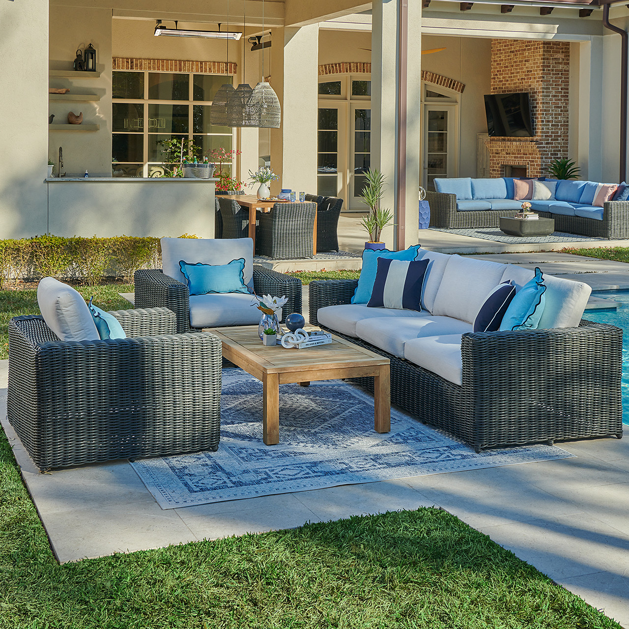 LOFT Laguna Sofa - Thumbnail 2