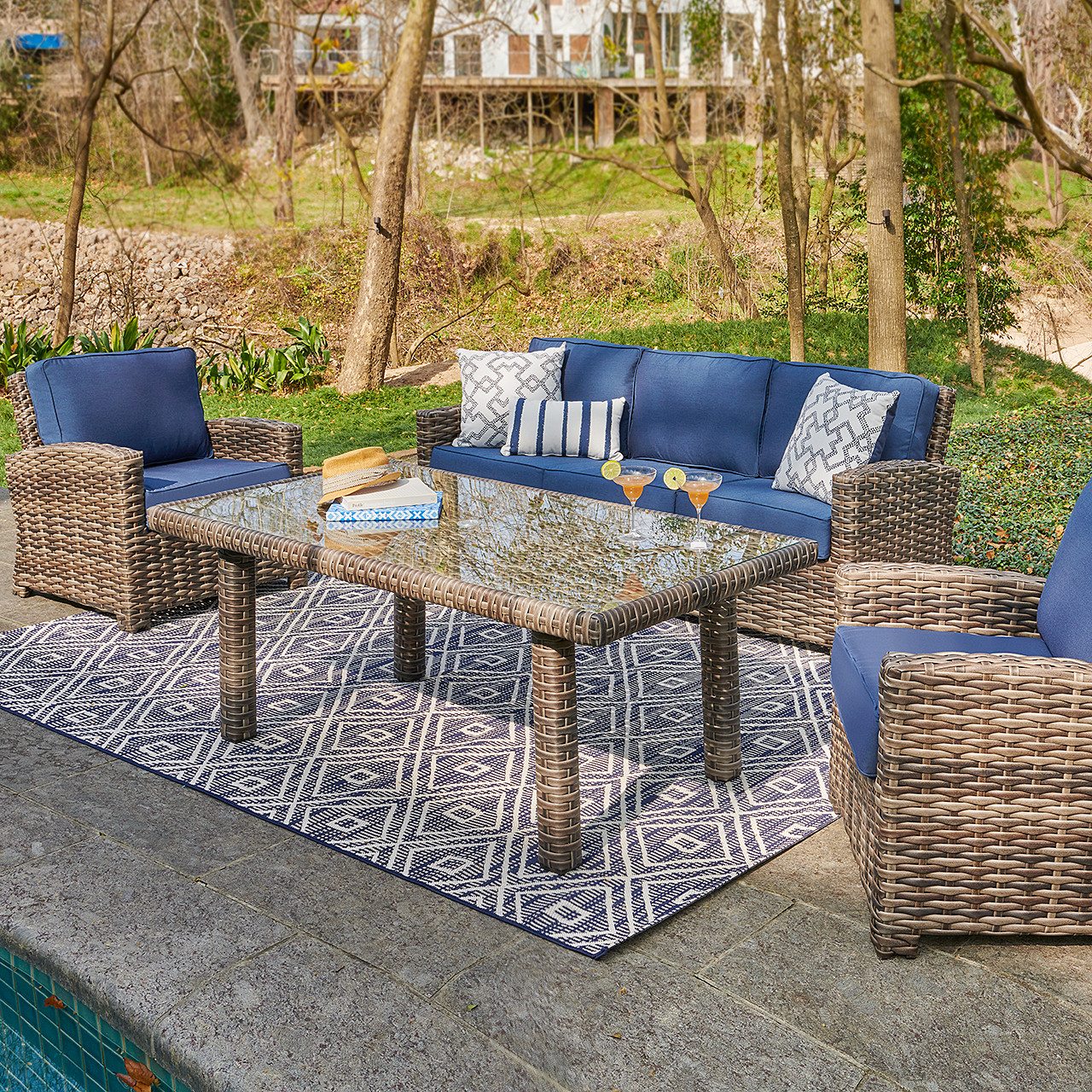 outdoor wicker table