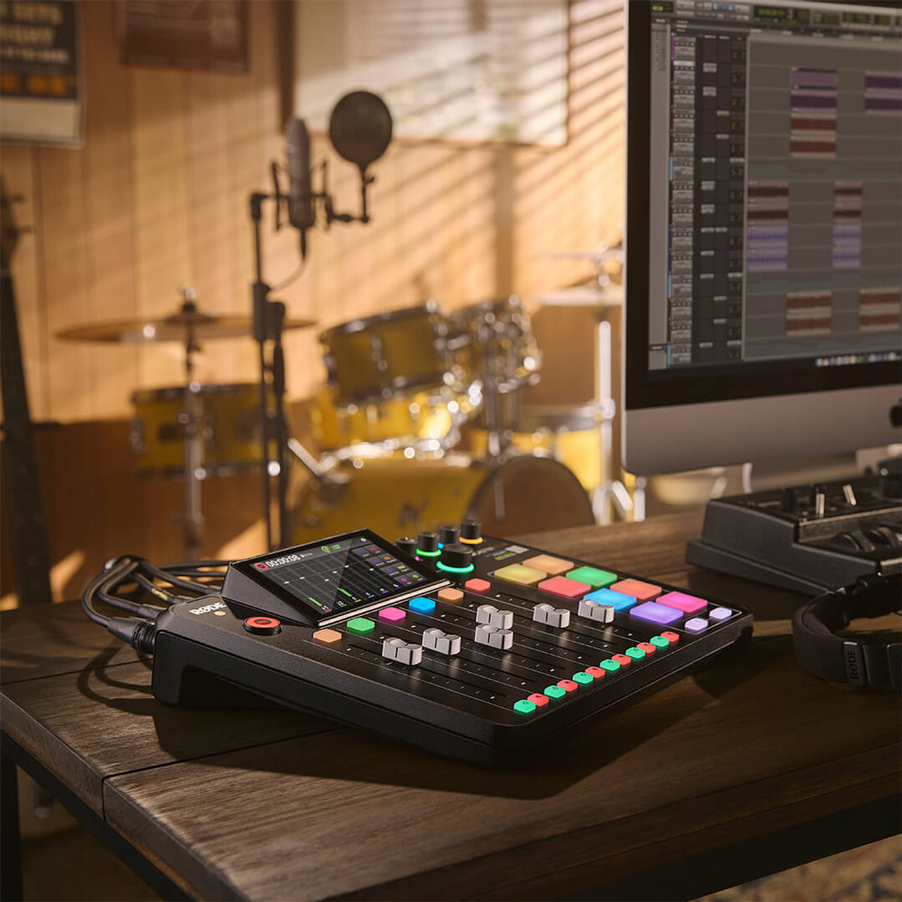 RODE RODECaster PRO II Integrated Audio Production Studio 