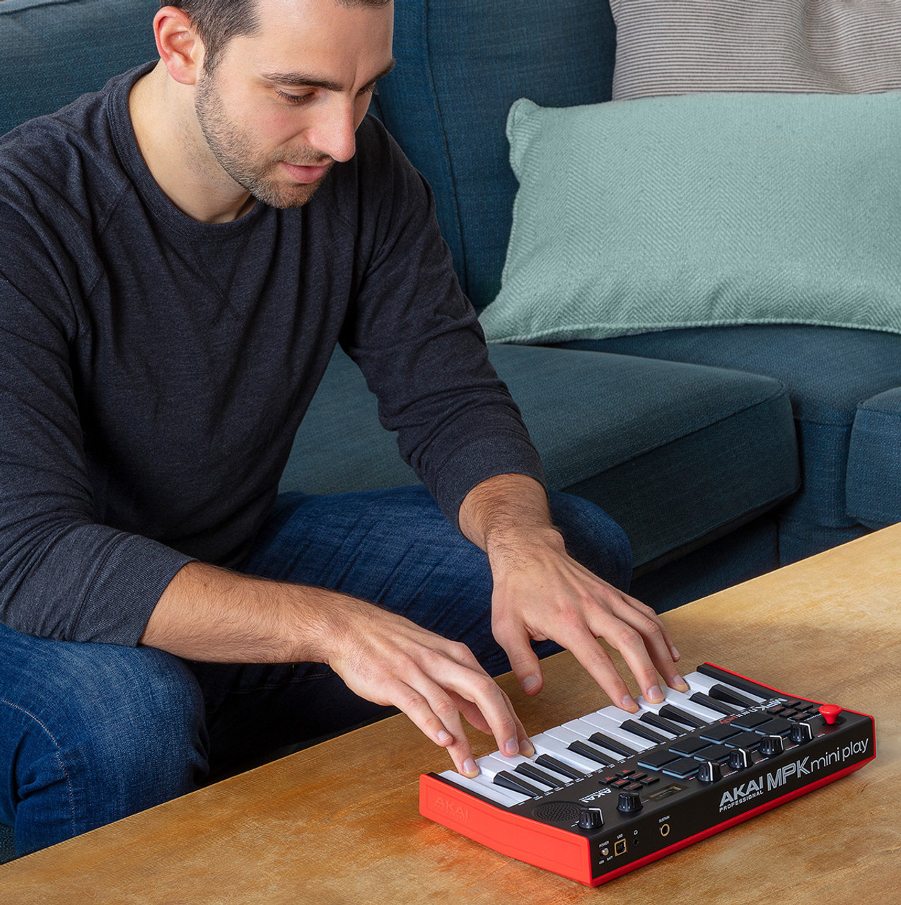 Akai MPK Mini Play - Mini Keyboard with Built-in Speakers and USB