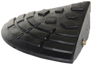 Vestil Heavy Duty Rubber Corner Ramp - 9-11/16 In. x 9-11/16 In. x 3-5/8 In. 4000 lb - Black