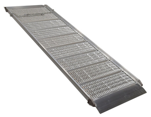Vestil Aluminum Grip-Strut Walk Ramps - 120-1/4 In. x 39-3/8 In. 2200 lb - Silver
