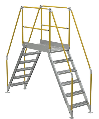 Vestil Aluminum Crossover Ladder 6 Step - 48 x 29-1/8 In. Platform 500 lb - Silver