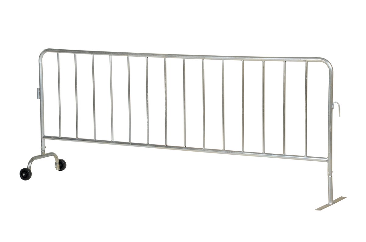 Vestil Steel Crowd Control Interlocking Barrier with Feet 1 Wheeled - 1 Flat 101-3/16 In. Length - Silver