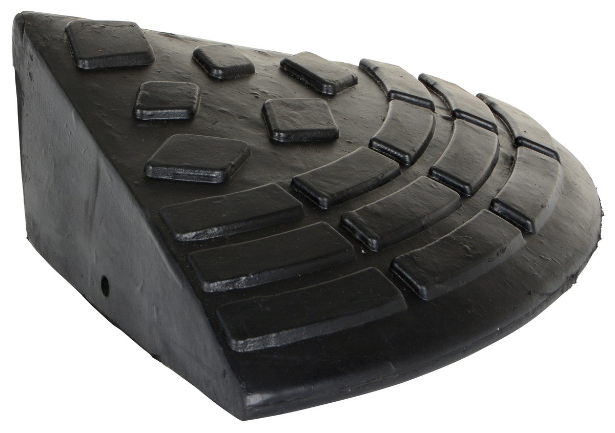 Vestil Heavy Duty Rubber Corner Ramp - 9-11/16 In. x 9-11/16 In. x 3-5/8 In. 4000 lb - Black