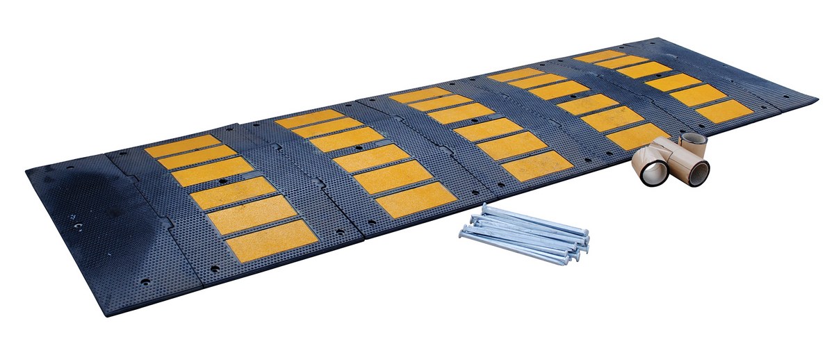 Vestil Rubber Speed Hump Asphalt Hardware - 118-11/16 In. x 35-1/4 In. x 1-7/8 In. 60000 lb Black / - Yellow