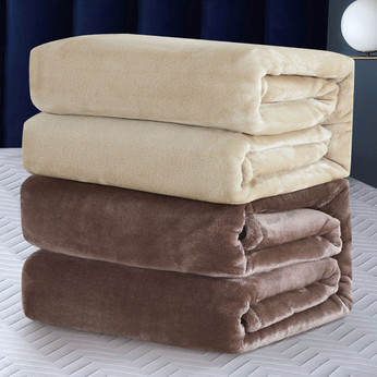 LodgMate Ultra Plush 100% Polyester Blankets