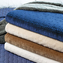 Shop Hotel Blankets