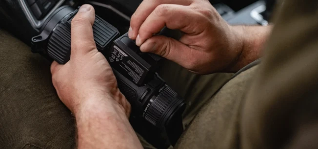 On the Relative Advantages of Thermal Binoculars