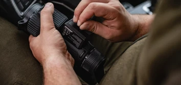 On the Relative Advantages of Thermal Binoculars