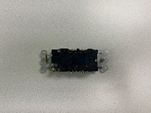 Female Twistlock Outlet - L14-30, 240V/120V - ALL GENERATORS