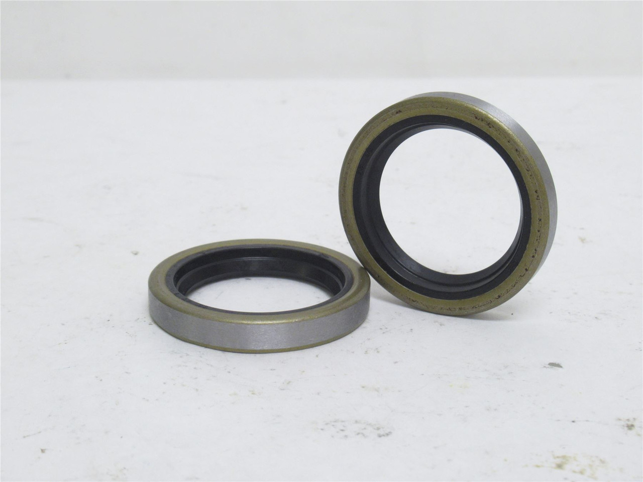 Bradman Lake M0960; Lot-2 Oil Seal 32mmID x 45mmOD x 7mm Wide