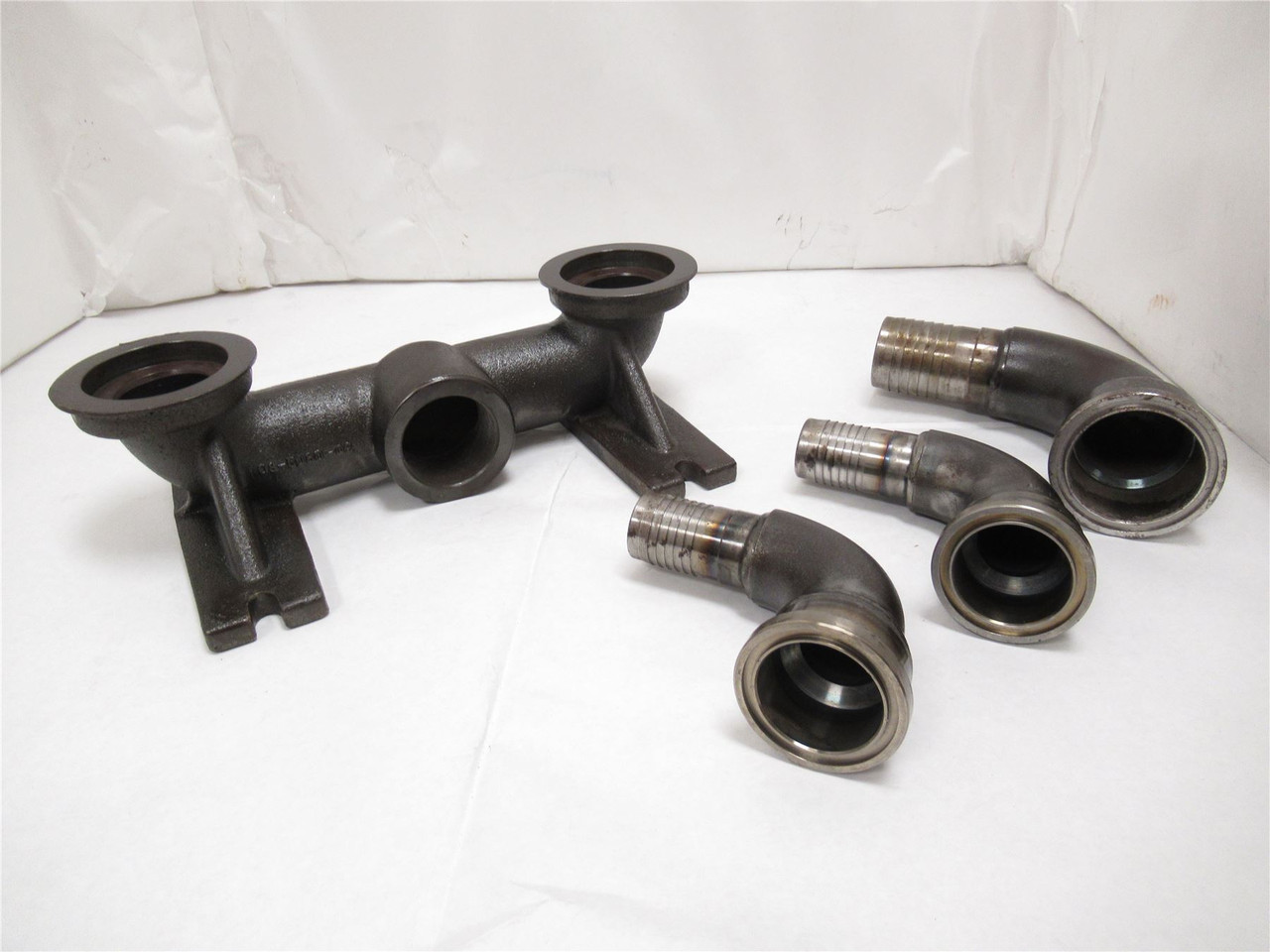 Wilden Pump 08-8080-02; Footed Inlet Manifold; With Fittings