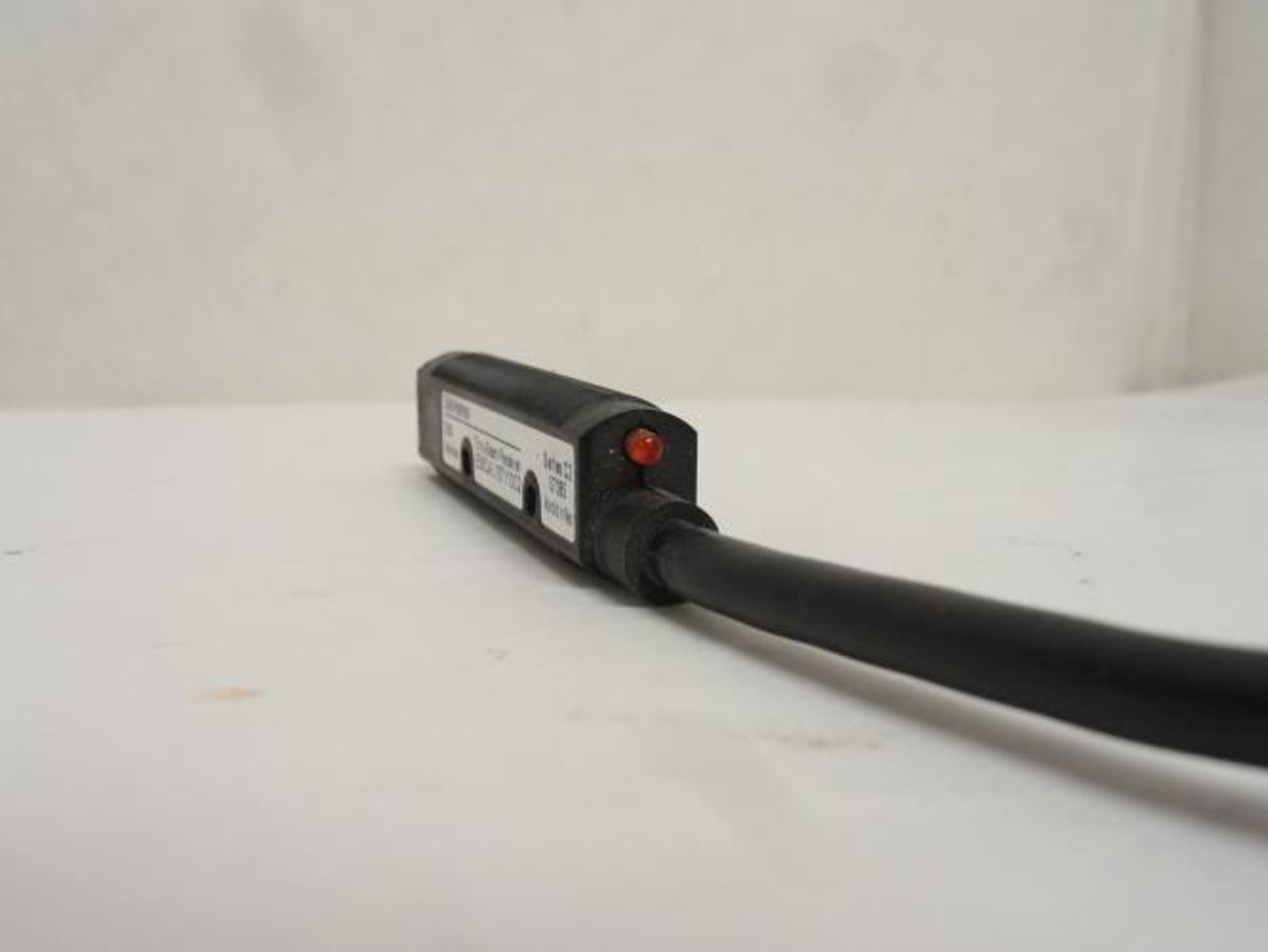 Cutler-Hammer E58CAL18T110C2; Photo Sensor; 10-30VDC; 3m Wire