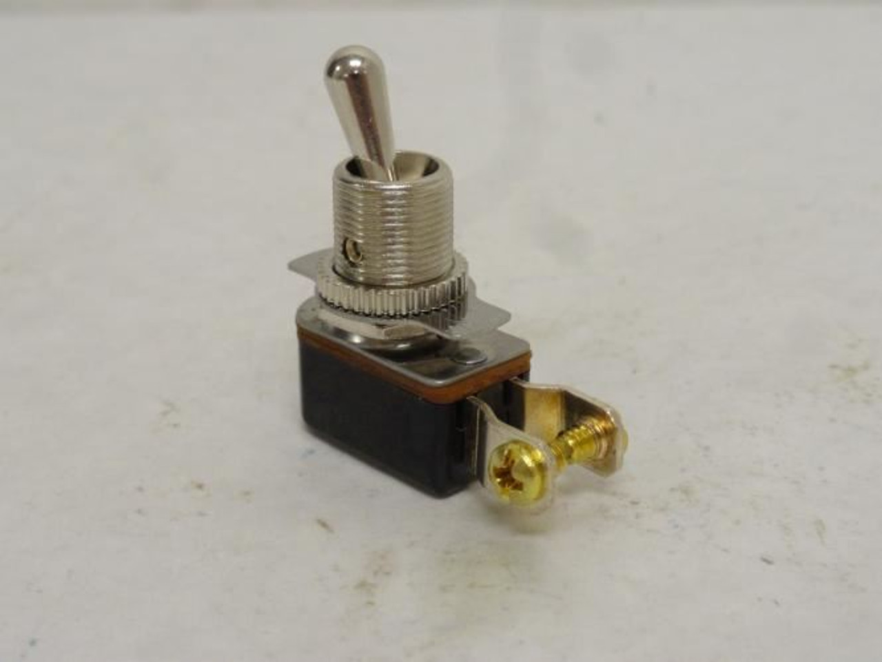 Crown 77633; Toggle Switch; 2-Position; 3-6A; 125/250VAC