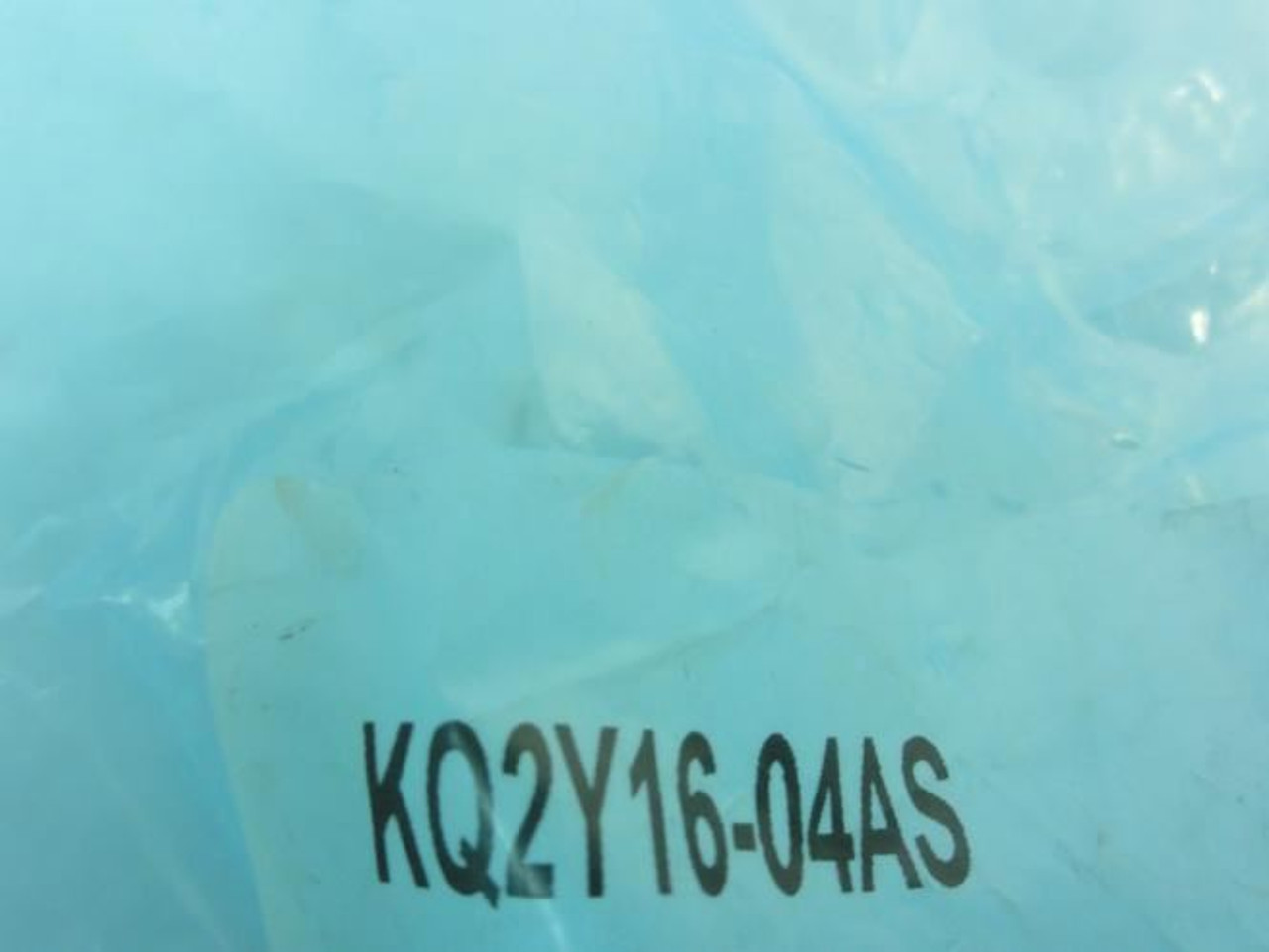 SMC KQ2Y16-04AS; Male Run Tee Fitting; 1/2" NPT; 16mm Tube OD