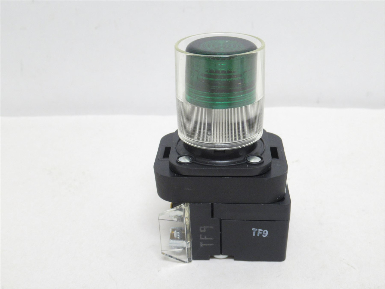 Allen-Bradley 800H-QRAH2G; Green Illuminated Push Button; LED