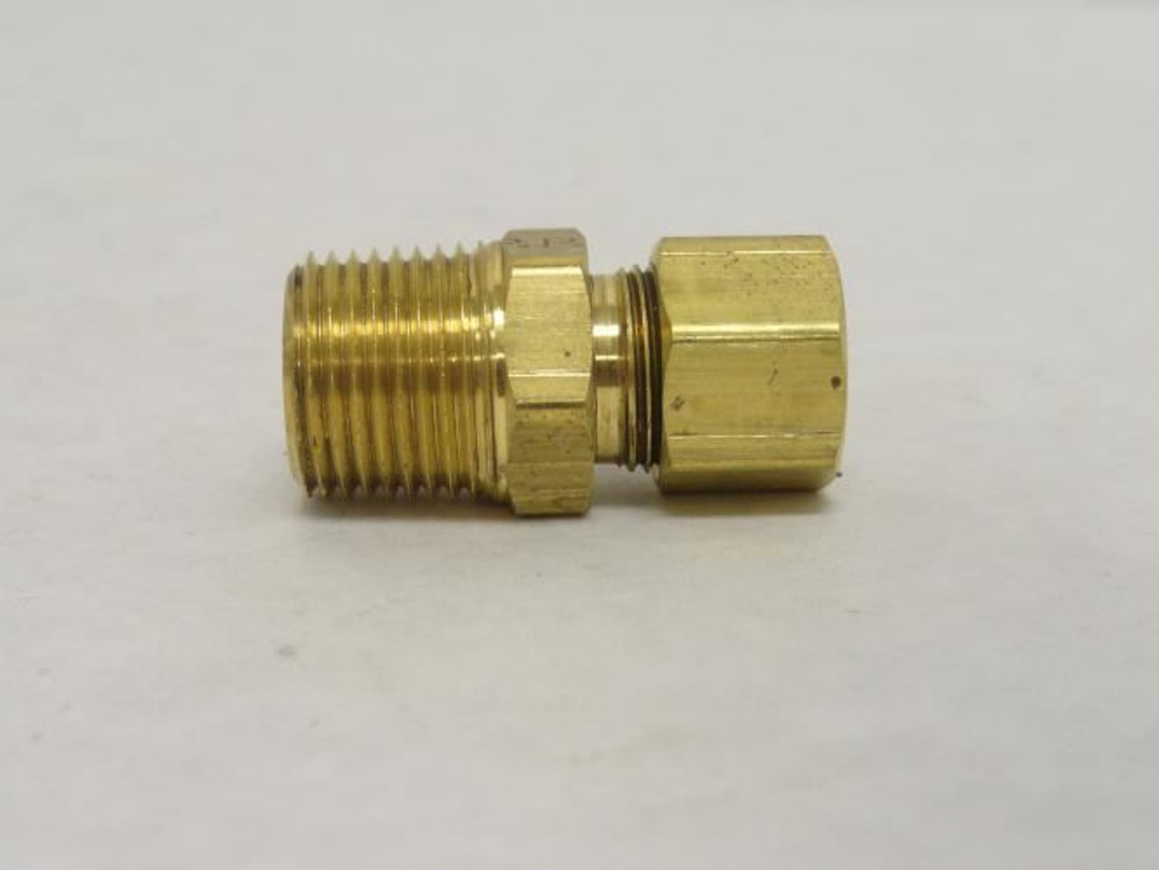 Parker 68C-6-6; Lot-3 Brass Male Connector; 3/8"; Comp x MNPT