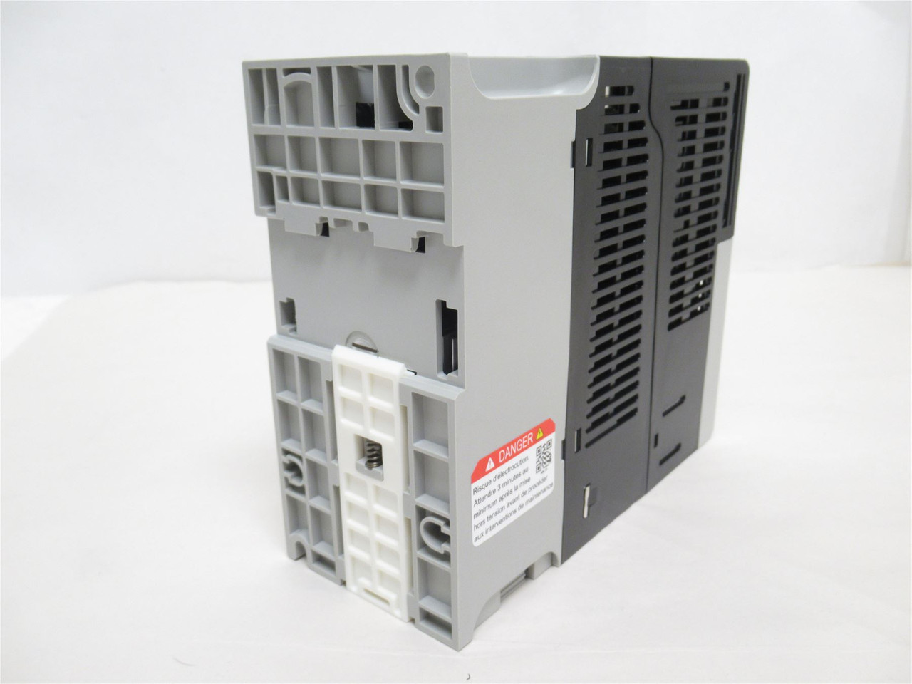 Allen-Bradley 25C-D2P3N104; PowerFlex AC Drive 1HP 380-480VAC