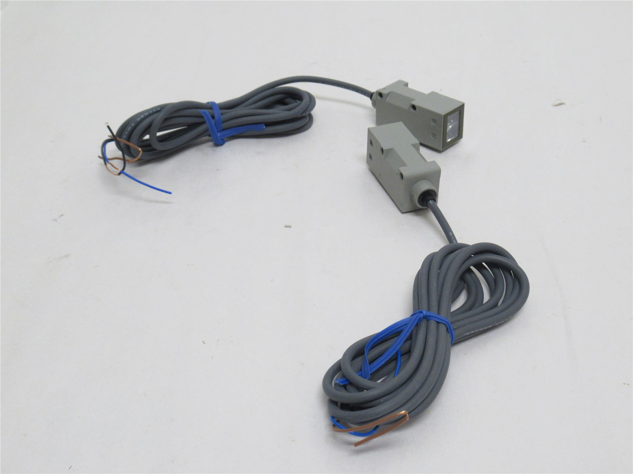 Omron E3S-CT11 2M; Photo Sensor W/Amplifier; 10-30VDC