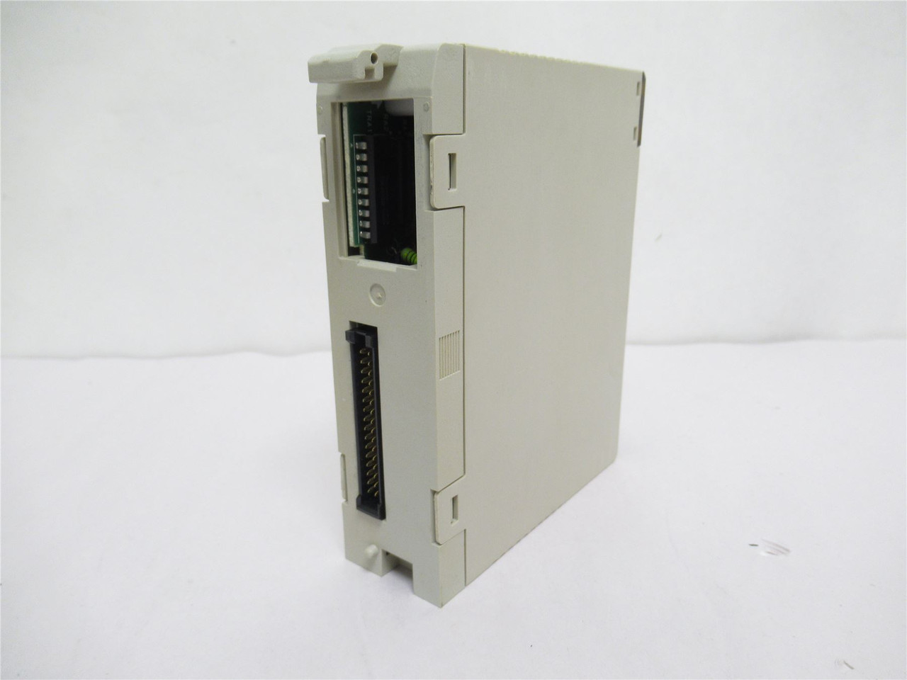 Omron C200H-OA223; Output Module; 24VAC; 8-Solid State Out