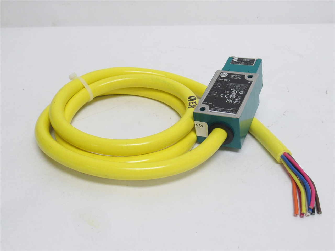Allen-Bradley 802M-BTY5; Limit Switch 300VAC; 30A; 5' Wire