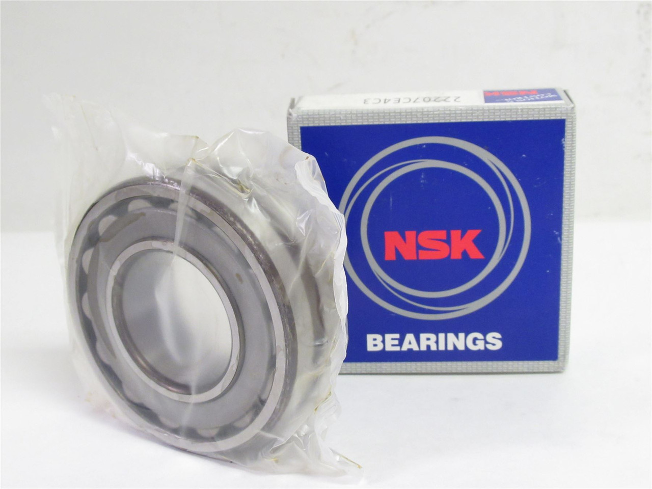 NSK 22207CE4C3; Spherical Roller Bearing; 35mmID; 72mmOD