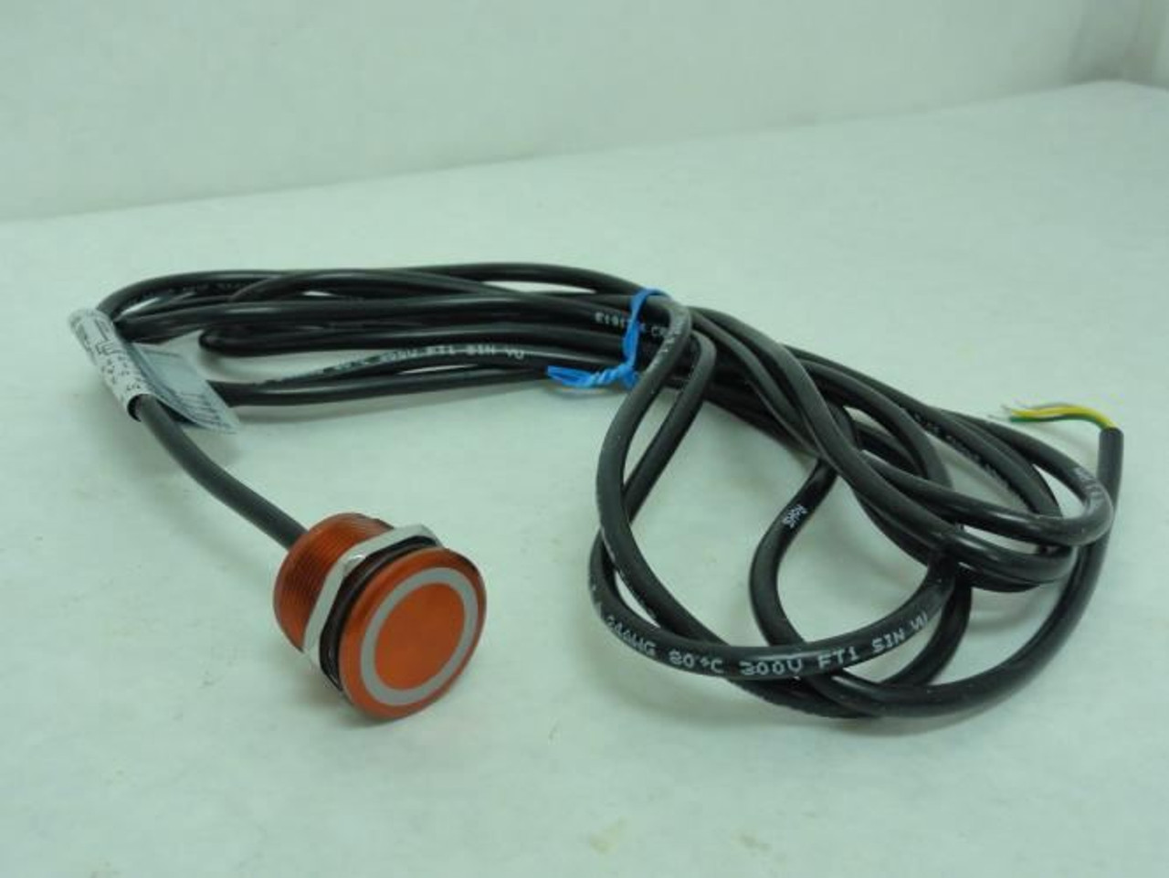 Sterns 7225098; Piezo Push-Button Switch; 0~24VAC/DC; Red