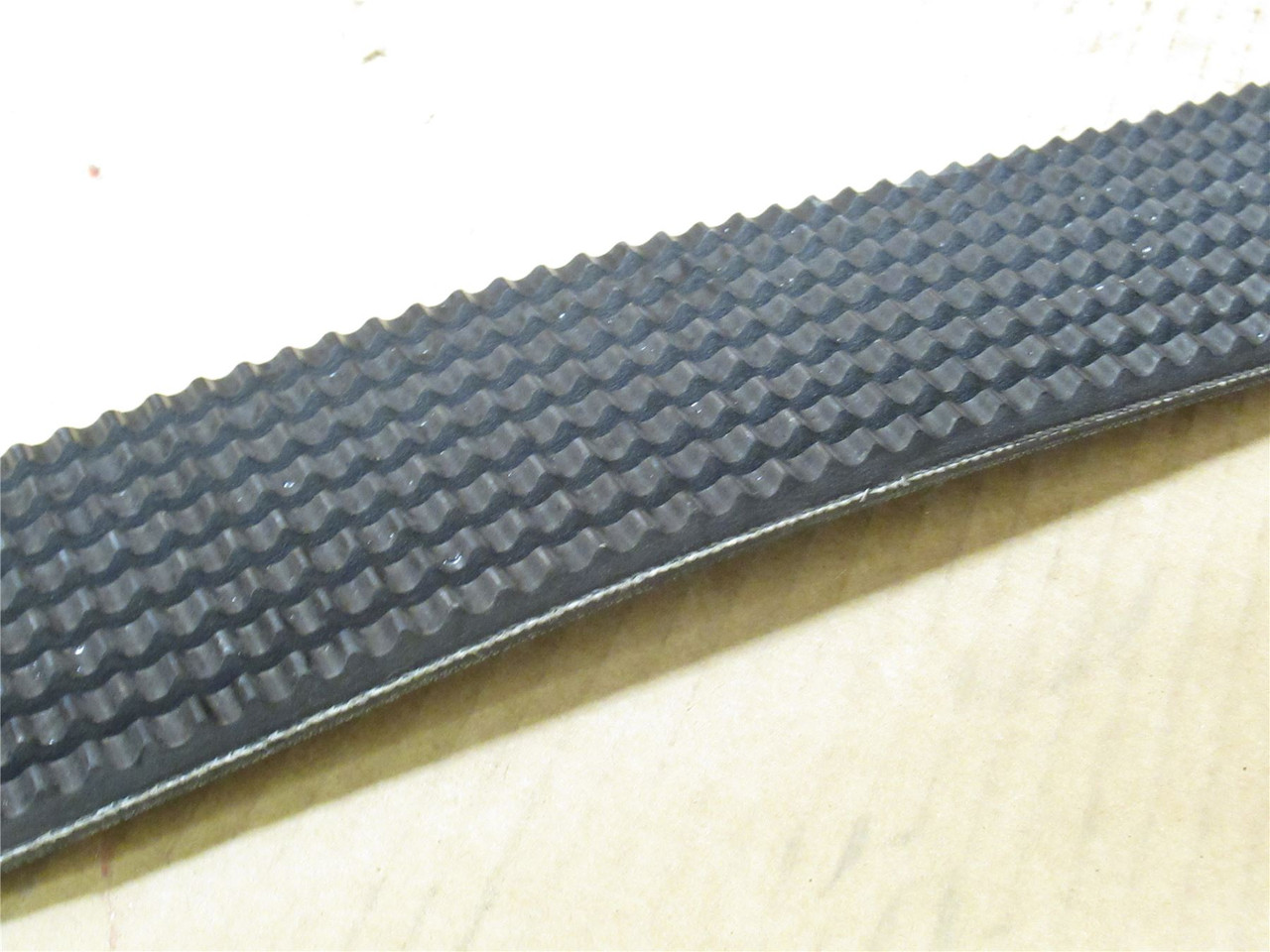 Continental 8/3VX900; V-Belt; 8-Rib; 90" Long; 82mm Wide