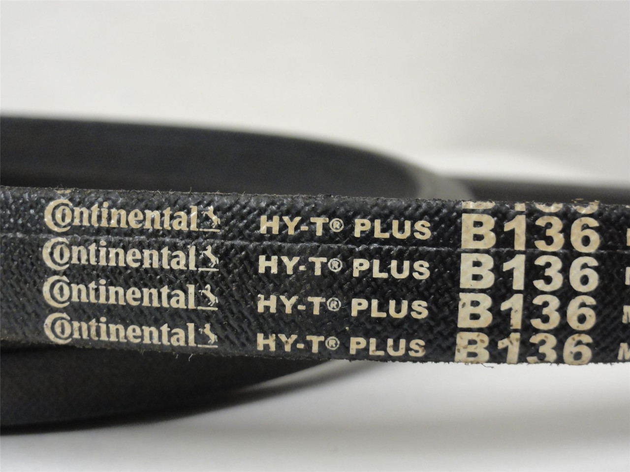 Continental B136; V-Belt; 0.656"Top Width; 139"Outside Length