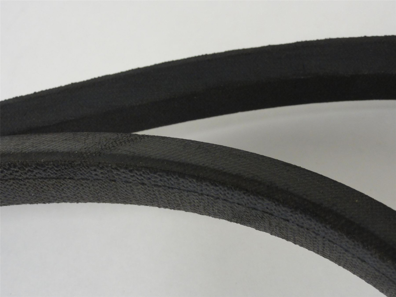 Continental B136; V-Belt; 0.656"Top Width; 139"Outside Length