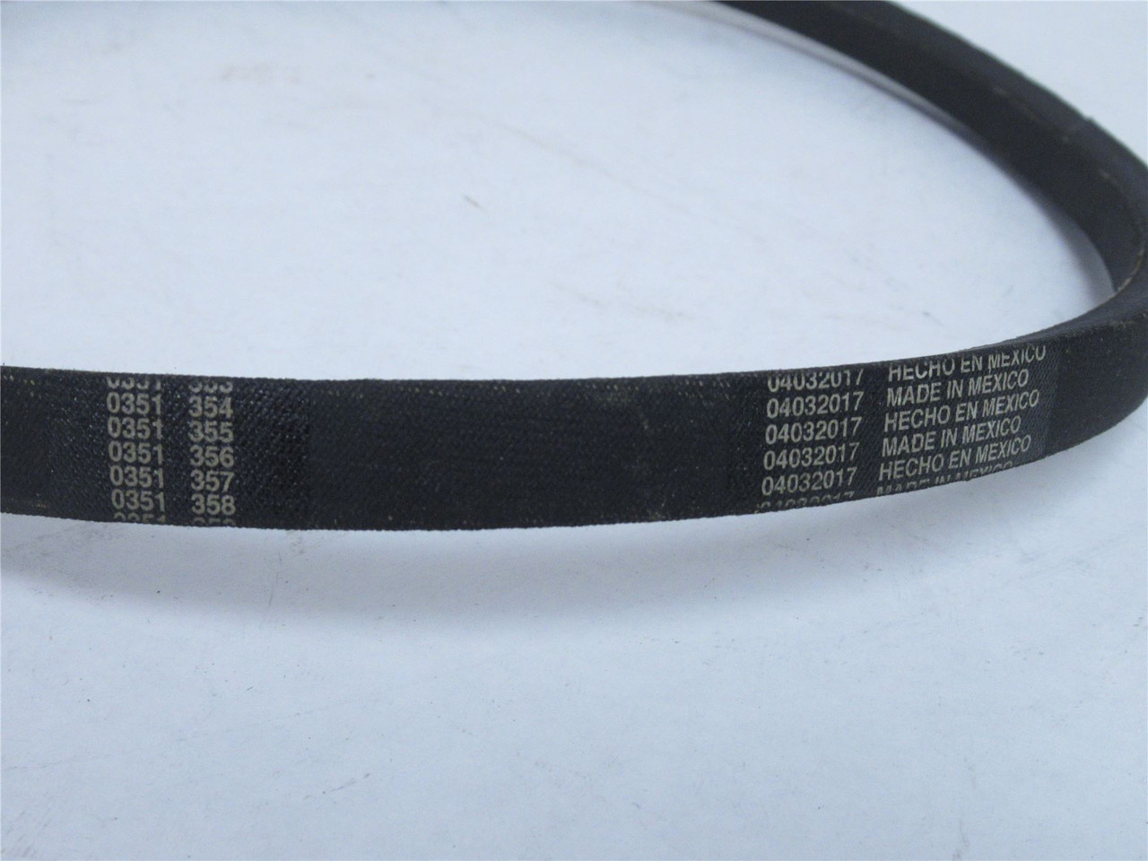 Continental B30; HY-T PLUS; V-Belt; 33"OL; 21/32" Top W