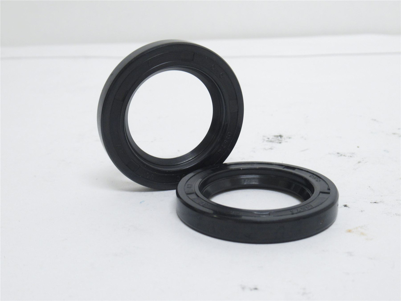 CHO 1574; Lot-2; Oil Seals; 30mmID x 47mmOD x 7mm Wide