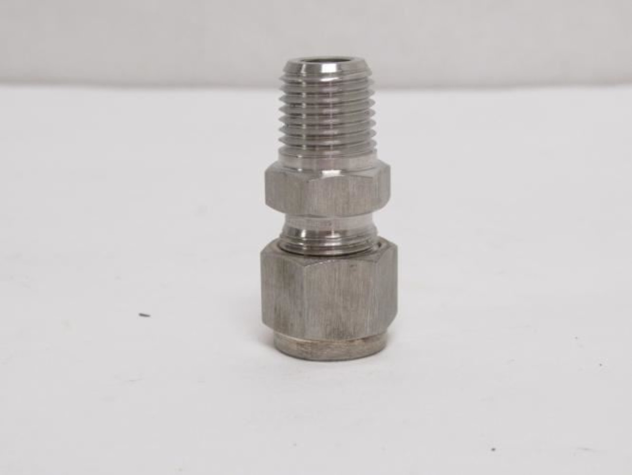 MFG- SS-600-1-6, Tube Adapter, SS-316, 3/8"Tube x 3/8MNPT