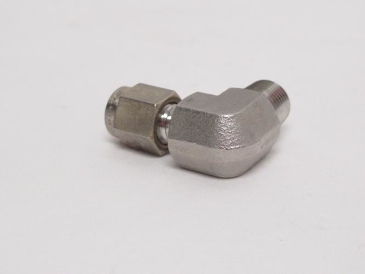 MFG- SS-200-2, Air Elbow, SS-316, 90Deg, 1/8 Tube x 1/8NPT