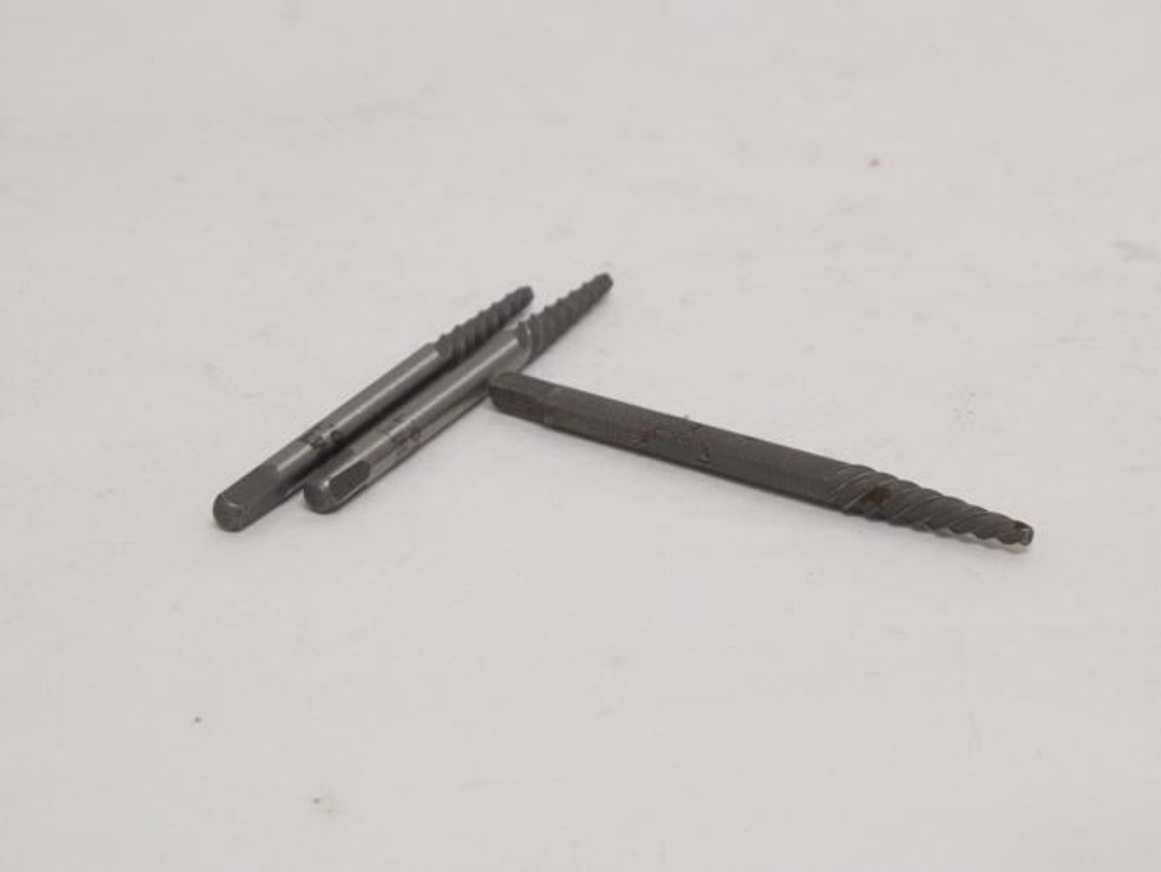 FMT 3165536, Lot-3 Screw Extractors, EX-1 5/64", Carbon Steel