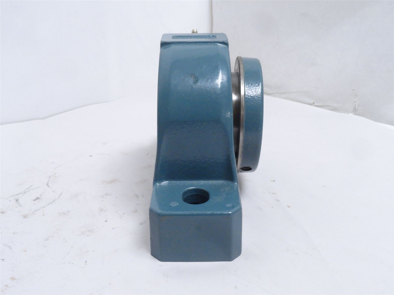 Dodge P2B-S2-215R; Pillow Block Roller Bearing; 2-15/16"ID