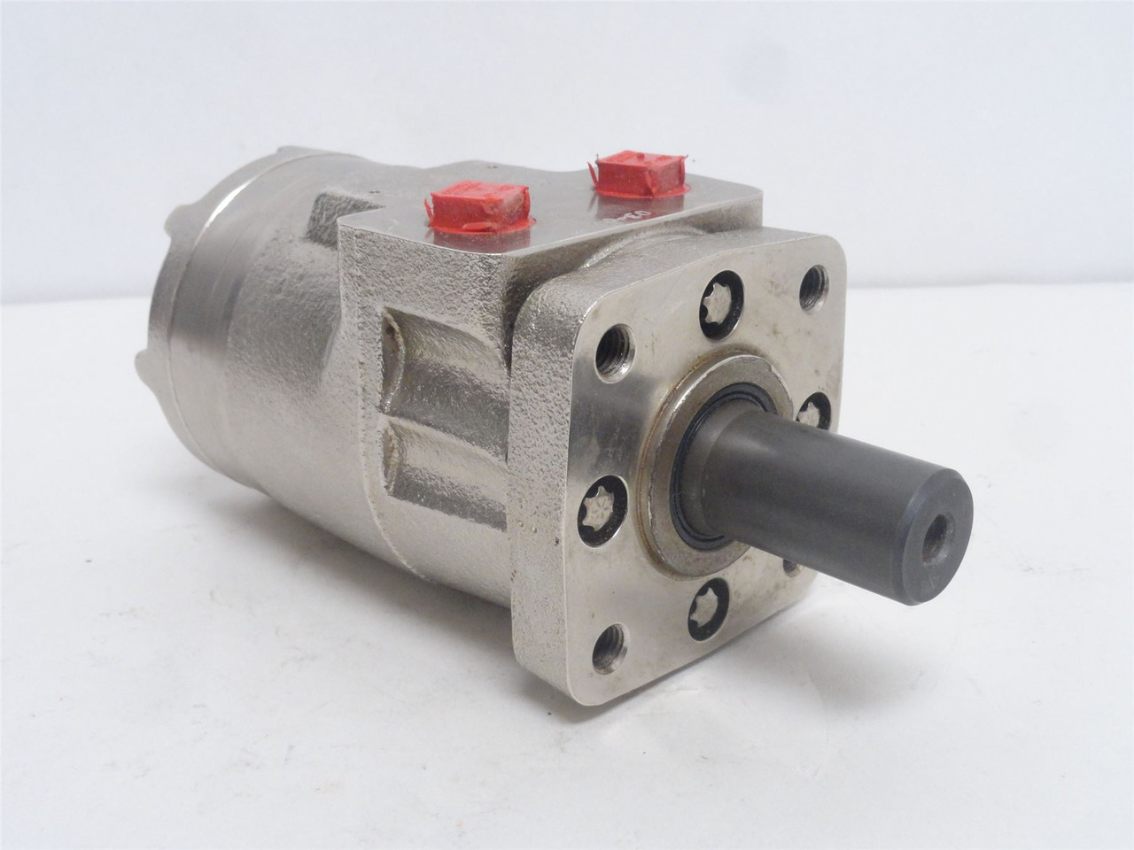 Eaton 406-10-0102; Hydraulic Motor; Nickel Plate Shaft 1"OD Eaton 406-10-0102; Hydraulic Motor; Nickel Plate Shaft 1"OD