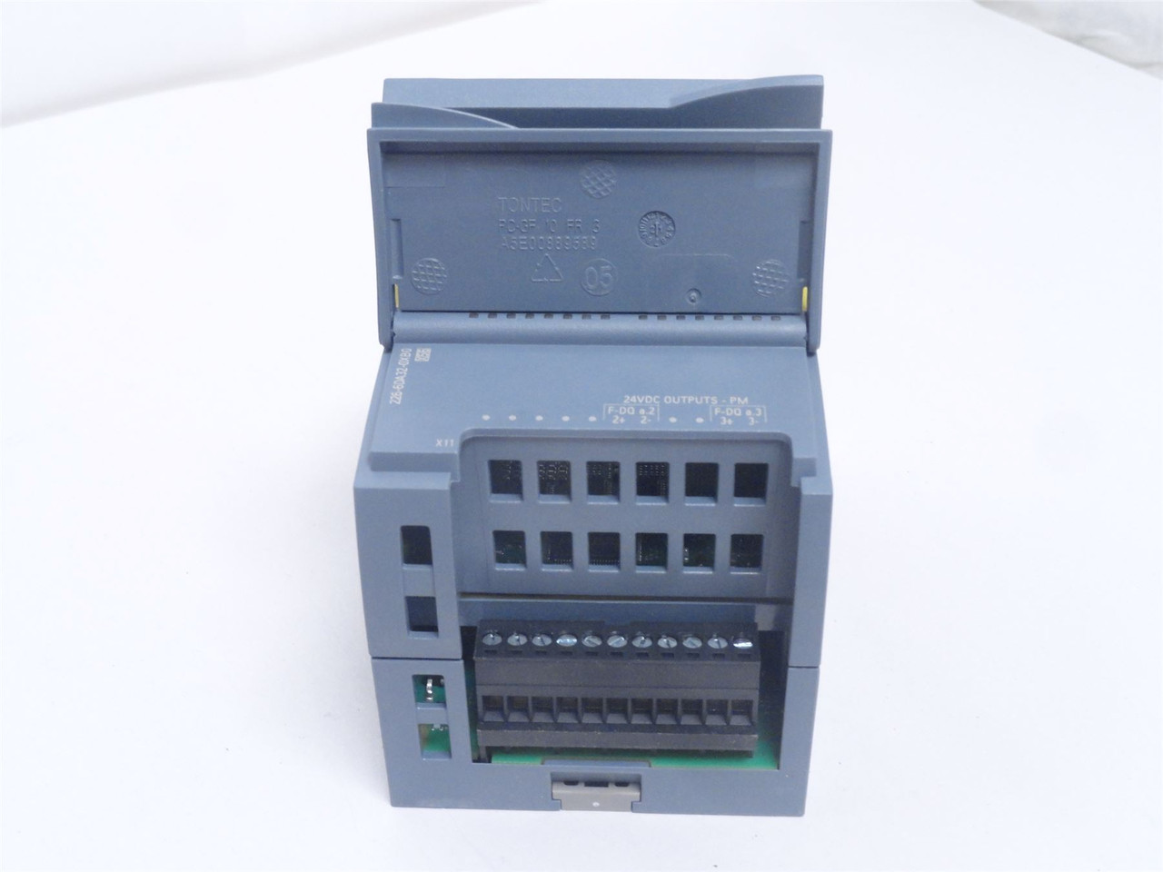 Siemens 6ES7 226-6DA32-0XB0; Digital Output Module; 24VDC