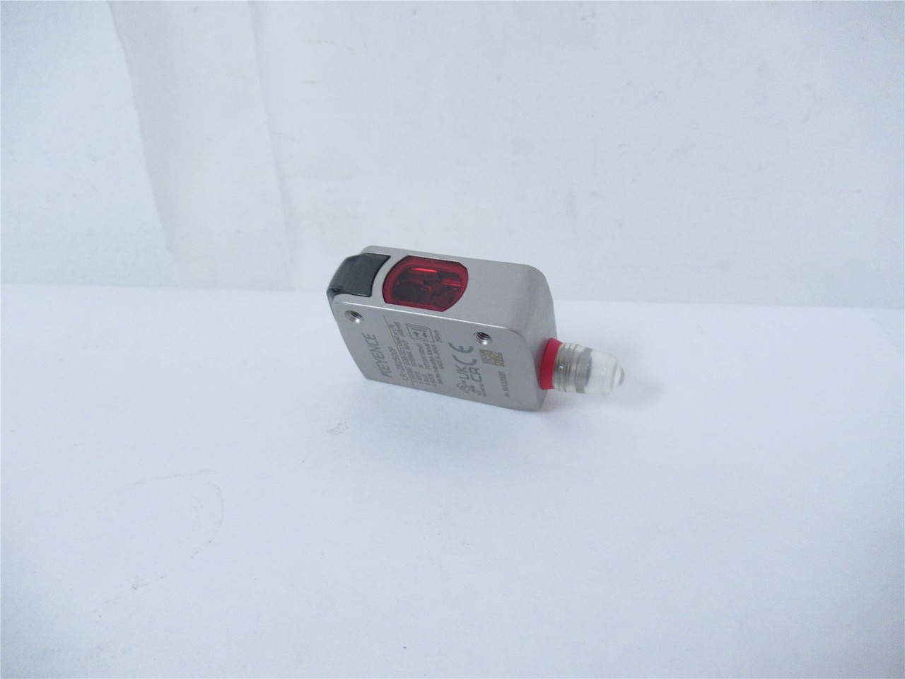 Keyence LR-ZB250CP;  LASER SENSOR 250 MM M8CONNECTOR10-30VDC